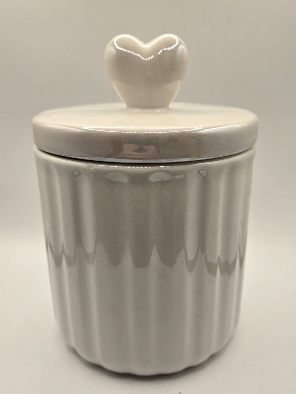 White Iridescent Round Ribbed Ceramic Canister Candy Jar W/Heart Top Earthenware